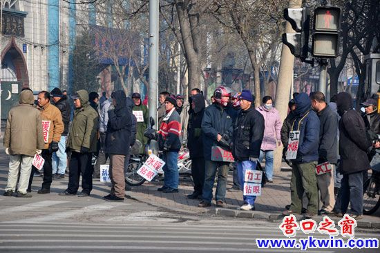 劳务市场民工应“摘牌”