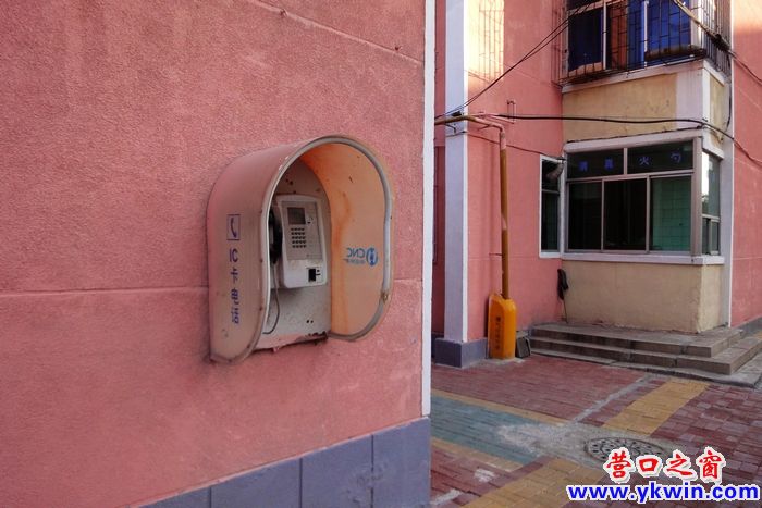 小區(qū)內(nèi)廢棄IC電話亭應(yīng)拆除