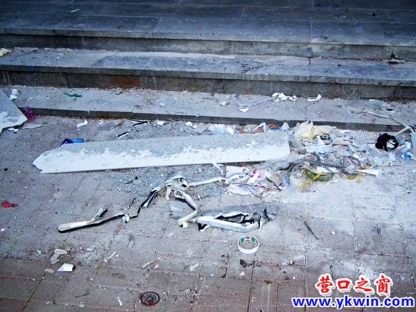 裝修垃圾豈可如此‘過夜’