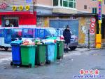 垃圾箱放門(mén)前 出入捂鼻味難聞