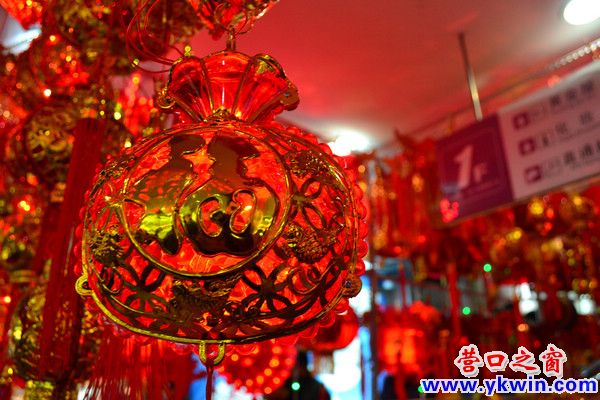 大紅燈籠高高掛