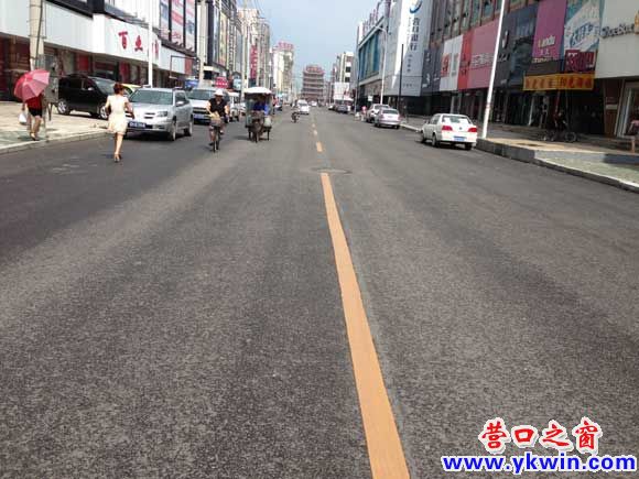 建设街：已经施划完成的单黄线