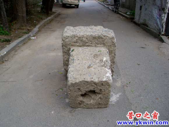 小马路上有个庞然大物