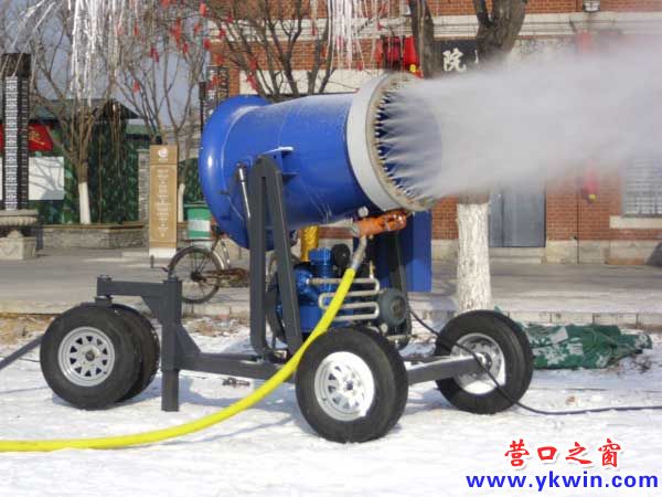 今年冬天不下雪 玩雪就得机器造