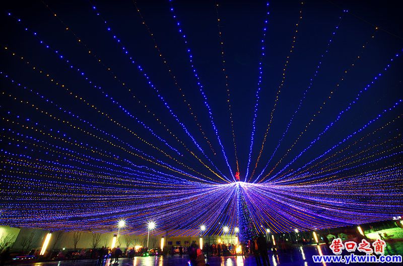 华灯炫彩 情满老街_副本