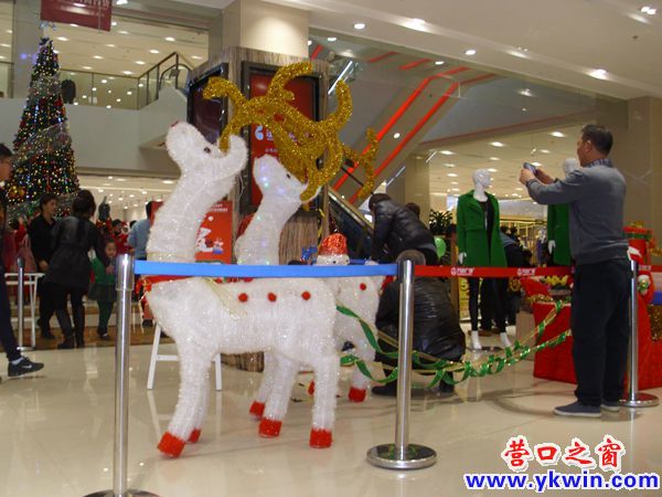 万达广场的“鹿”最美