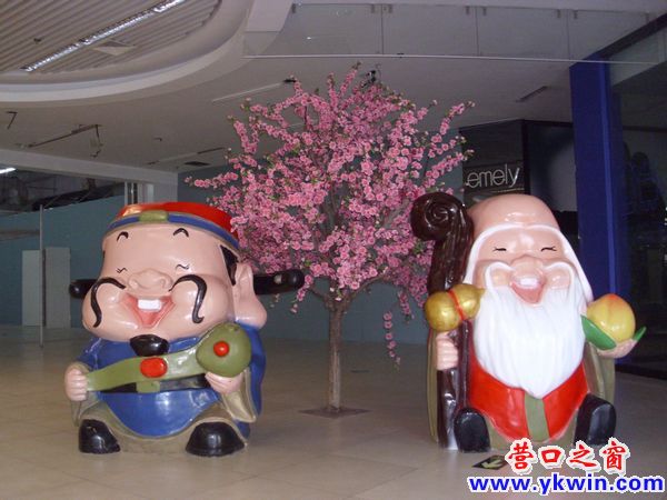 圣诞节后，圣诞老人在干啥？