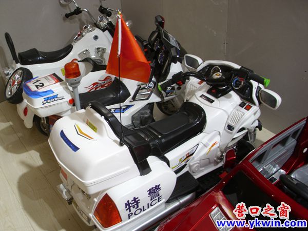 雜牌軍車隊有輛“特警