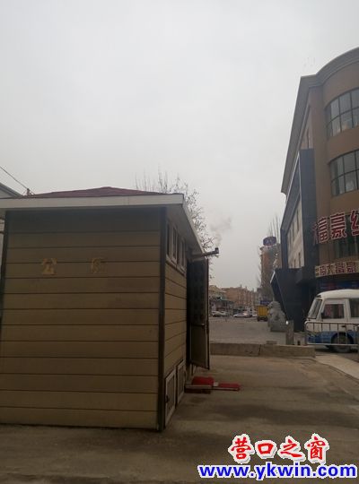 公廁變廚房 做飯應(yīng)很“香”