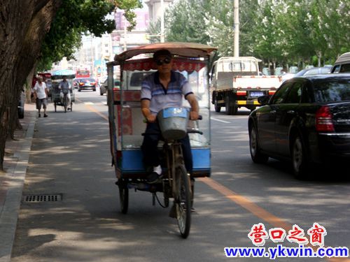 营口市：单行线三轮车逆行