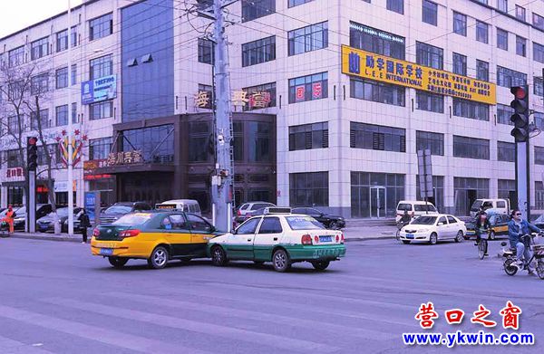 安全驾驶车辆   避免“亲密接触”