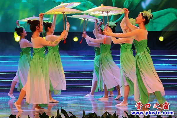 睿童联欢会  伞舞