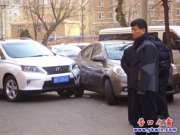 狹路相逢 兩車(chē)貼臉