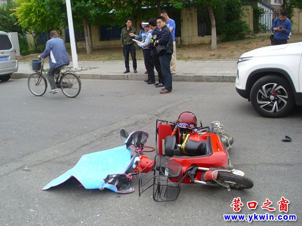 電動(dòng)車與面包車剮蹭驚動(dòng)120和122