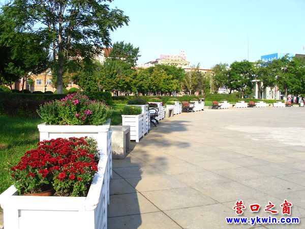 遼河廣場：38組新式花盆敬獻(xiàn)國慶節(jié)