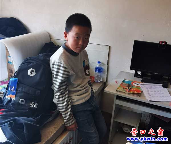 盖州:10岁男孩支撑着一个心酸的家庭
