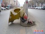 嚴(yán)重破損的防撞桶應(yīng)當(dāng)及時更換