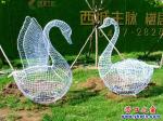 營(yíng)口市街路邊新增“小孩、天鵝和長(zhǎng)頸鹿”