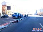 營(yíng)口市渤海大街拆除隔離護(hù)欄