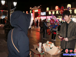 营口：热闹老街夜 浪漫情人节