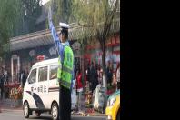 楞严禅寺浴佛节 营口交警保畅通