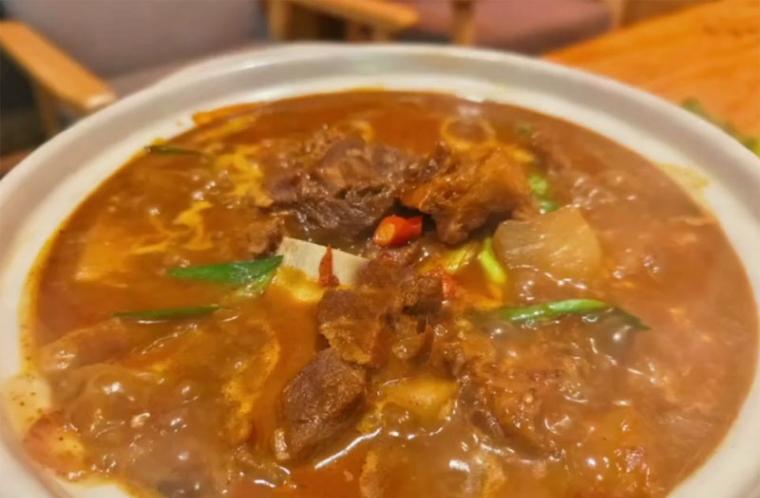 营口茶苑酒里饭店：渤海湾畔的中式融合风味盛宴