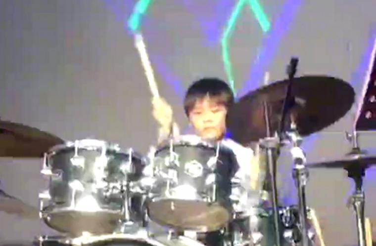 营口大石桥一年级小学生表演：架子鼓《库里之歌》