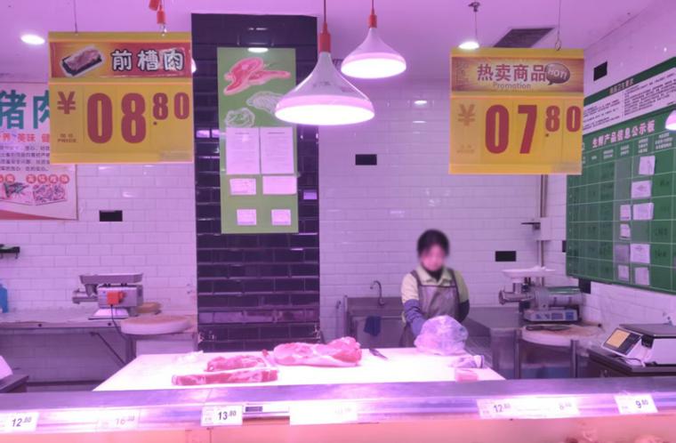 营口市：鲜猪肉价格下跌，马年出栏的猪生不逢时 