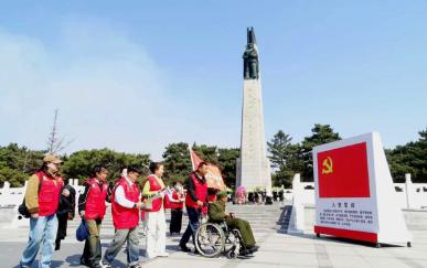 营口抗美援朝老战士祭扫烈士陵园