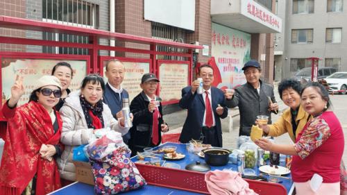 营口：情暖重阳百家宴热闹开席